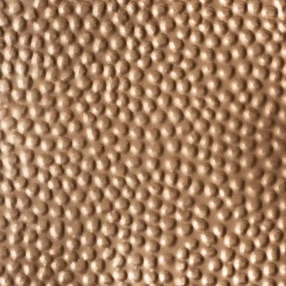 Table d'appoint Pacey en métal texturé - Table d'appoint géométrique dorée avec silhouette en forme de sablier pour une utilisation intérieure ou semi-extérieure