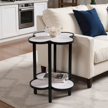 Table d'appoint Chloé, plateau en marbre blanc véritable en forme de trèfle, structure en fer noir