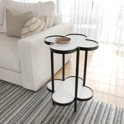 Table d'appoint Chloé, plateau en marbre blanc véritable en forme de trèfle, structure en fer noir