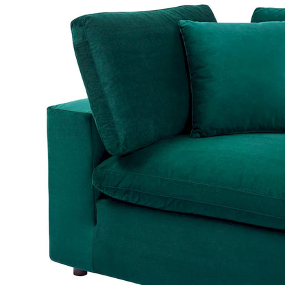 Fauteuil d'angle Commix en velours performant, rembourré de duvet et ultra-confortable
