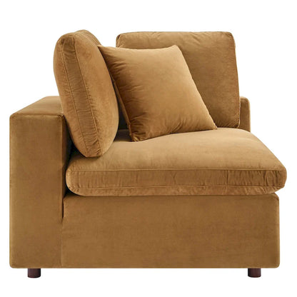 Fauteuil d'angle Commix en velours performant, rembourré de duvet et ultra-confortable