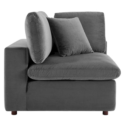 Fauteuil d'angle Commix en velours performant, rembourré de duvet et ultra-confortable