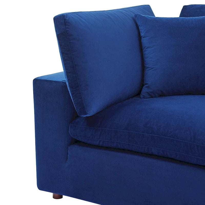 Fauteuil d'angle Commix en velours performant, rembourré de duvet et ultra-confortable