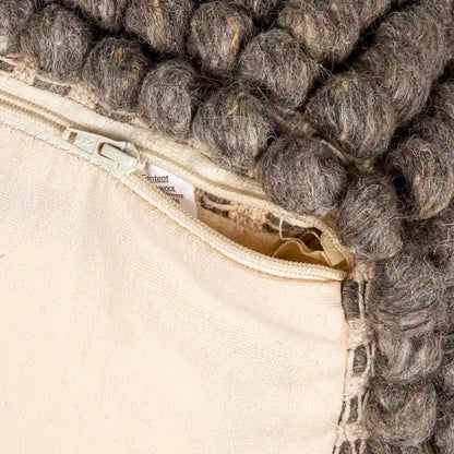 Pouf en laine et coton de Nouvelle-Zélande