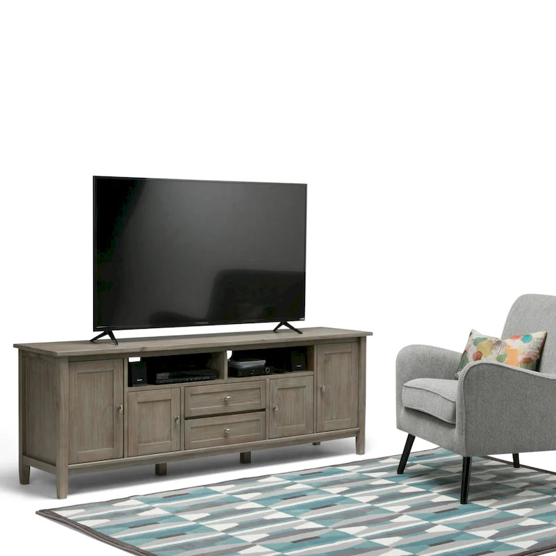 Meuble TV WYNDENHALL Norfolk en bois massif, 183 cm de large, pour téléviseurs jusqu'à 203 cm (80 pouces) - Dimensions : 183 cm (L) x 44,5 cm (P) x 66 cm (H)