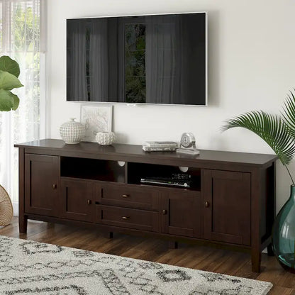 Meuble TV WYNDENHALL Norfolk en bois massif, 183 cm de large, pour téléviseurs jusqu'à 203 cm (80 pouces) - Dimensions : 183 cm (L) x 44,5 cm (P) x 66 cm (H)
