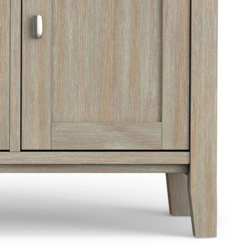 Meuble TV WYNDENHALL Norfolk en bois massif, 183 cm de large, pour téléviseurs jusqu'à 203 cm (80 pouces) - Dimensions : 183 cm (L) x 44,5 cm (P) x 66 cm (H)