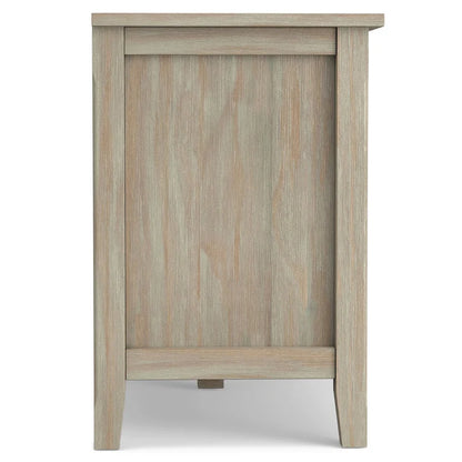 Meuble TV WYNDENHALL Norfolk en bois massif, 183 cm de large, pour téléviseurs jusqu'à 203 cm (80 pouces) - Dimensions : 183 cm (L) x 44,5 cm (P) x 66 cm (H)