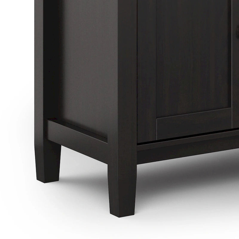 Meuble TV WYNDENHALL Norfolk en bois massif, 183 cm de large, pour téléviseurs jusqu'à 203 cm (80 pouces) - Dimensions : 183 cm (L) x 44,5 cm (P) x 66 cm (H)