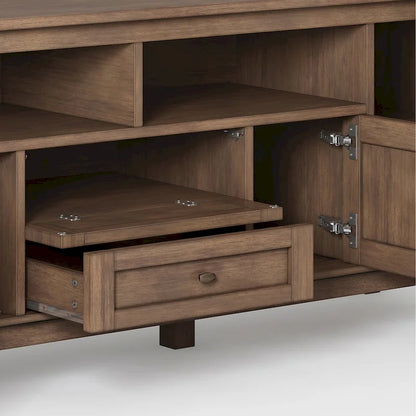 Meuble TV WYNDENHALL Norfolk en bois massif, 183 cm de large, pour téléviseurs jusqu'à 203 cm (80 pouces) - Dimensions : 183 cm (L) x 44,5 cm (P) x 66 cm (H)