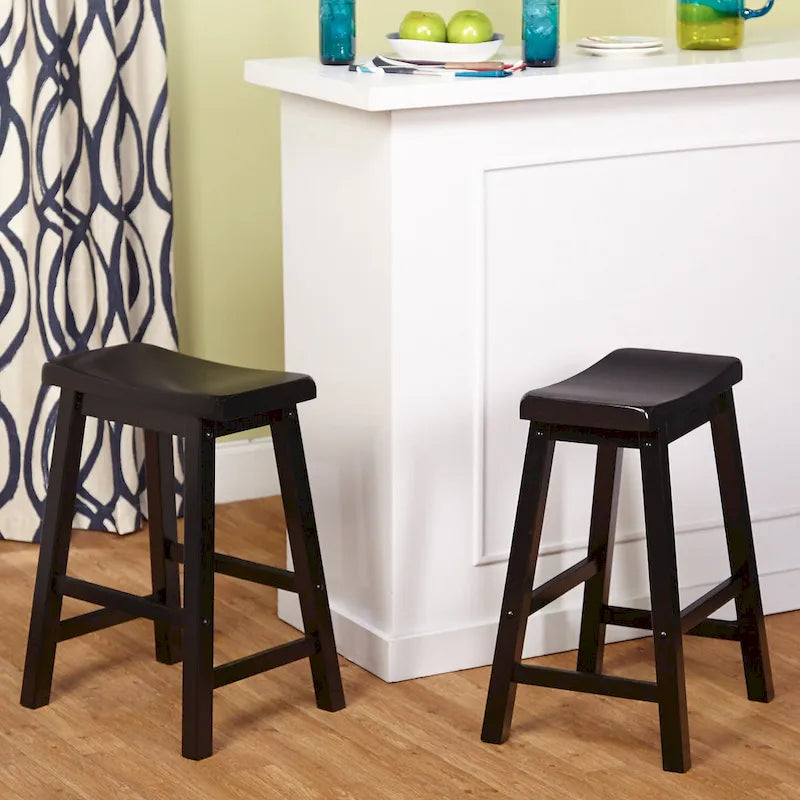 Ensemble de salle à manger 5 pièces Simple Living Black Belfast Saddle