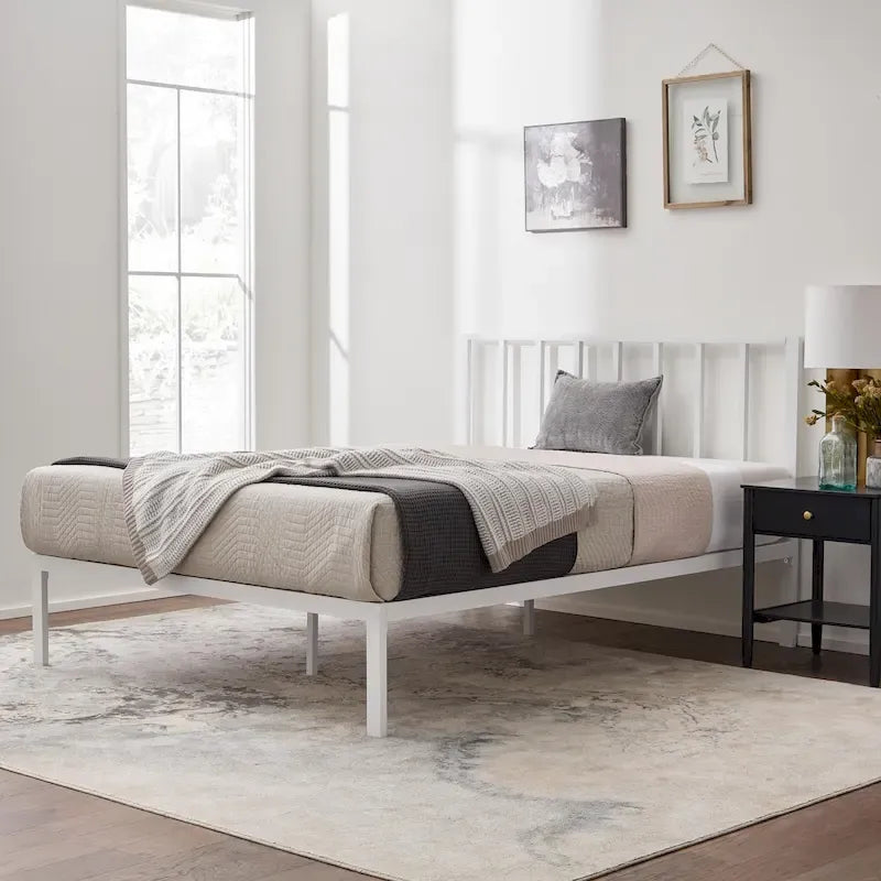 Lit plateforme en métal Brookside Lori avec tête de lit à barre verticale
