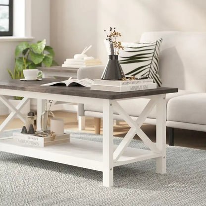 Table basse classique de style campagnard en bois massif