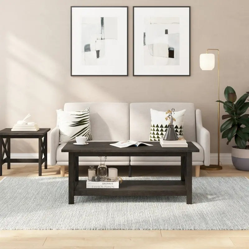 Table basse classique de style campagnard en bois massif