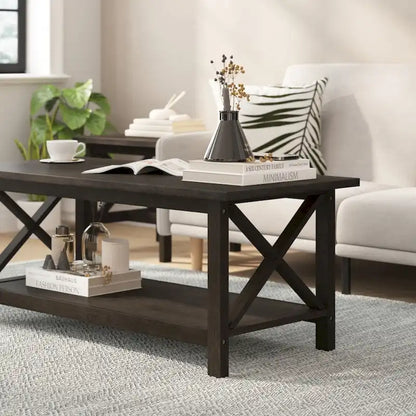 Table basse classique de style campagnard en bois massif