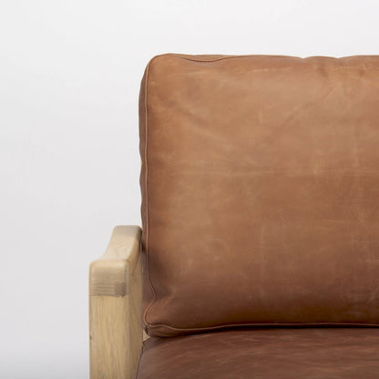 Fauteuil d'appoint Raeleigh en cuir véritable marron cognac avec structure en hêtre massif marron clair - 71 cm (L) x 86 cm (P) x 87 cm (H)