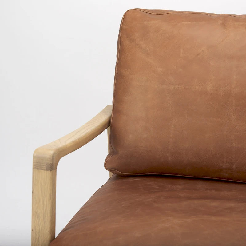 Fauteuil d'appoint Raeleigh en cuir véritable marron cognac avec structure en hêtre massif marron clair - 71 cm (L) x 86 cm (P) x 87 cm (H)