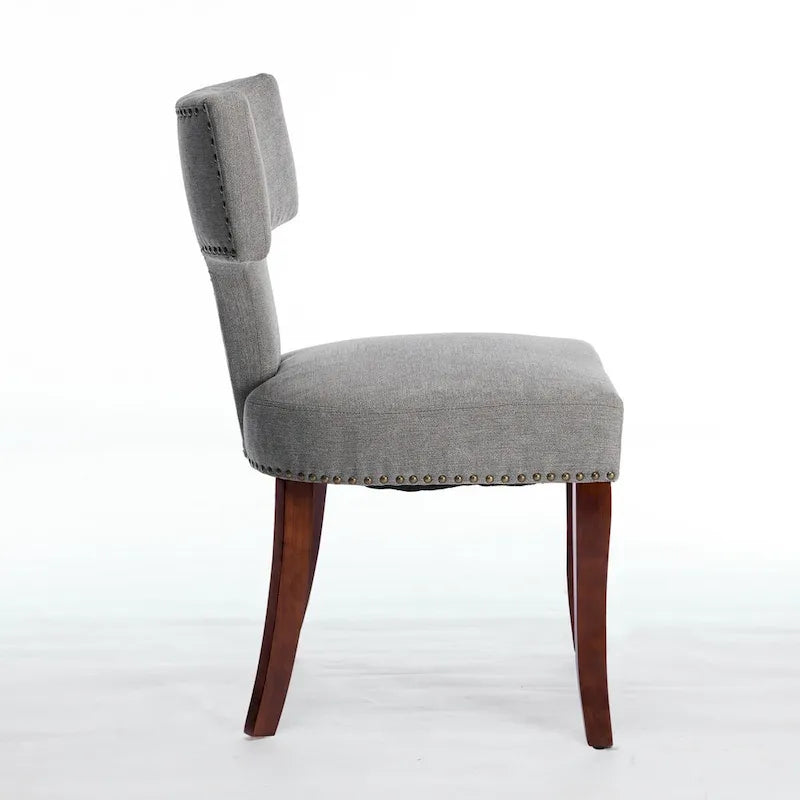 Ensemble de 2 chaises de salle à manger, assise rembourrée en lin, dossier incurvé orné de clous en cuivre, structure en bois massif.